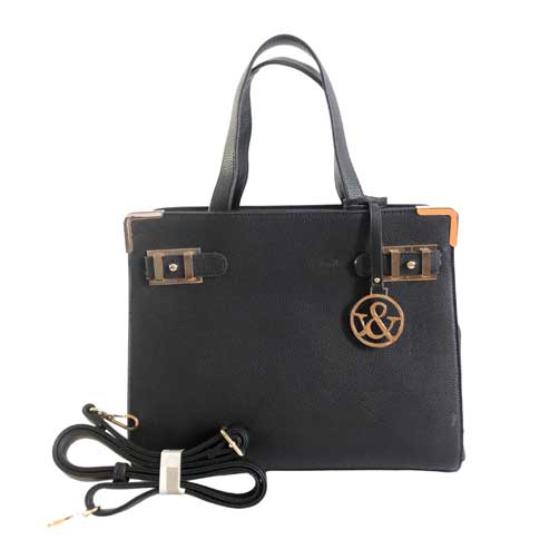 Bolso para dama HNA de color negro, material piel vegano, tiene un broche colgante en metálico de color dorado con el logo de la marca en la parte de enfrente, adicional tiene dos broces en forma de correa corta en material metálico, de color dorado y estático en las esquinas del bolso, asa estática del color del bolso en la parte superior para tomar de la mano, asa ajustable para usar en manos libres del color del bolso.