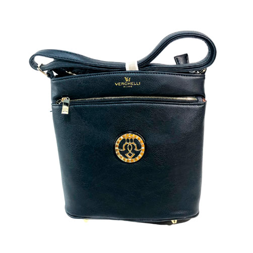 Mensajera Verchelli de color Negro ónix, material piel vegana, en sus partes extremas viene en el mismo color, cremallera en la parte superior para cerrar la bolsa en material metálico y de color dorado, asa ajustable de color negro ónix para ajustar en manos libres.