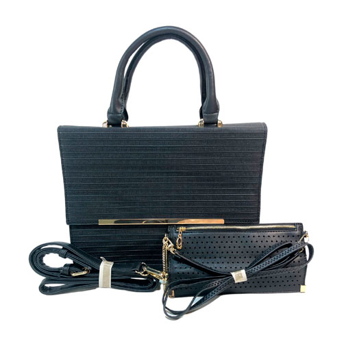 Bolsa para dama de la marca Vieta, fabricada en piel vegana, diseño en rayas horizontales en color negro, cuenta con asa estática en la parte superior para ser usada de mano, cuenta con asa ajustable para ser usada en manos libres, cuenta con broche de material metálico en color dorado para poder acceder a la parte interior.