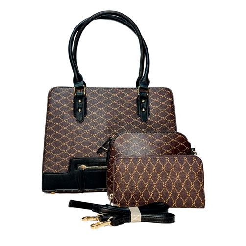 Bolsa para dama en color café cedro con líneas doradas, material piel vegana, en sus partes extremas viene con dos agarraderas para colocar las correas, asa estática de color marrón en la parte superior de la bolsa para llevar a la mano, asa ajustable para ajustarse en manos libres, viene con detalles decorativos de material metálico en color dorado, cuenta con una bolsa extra, tipo mensajera